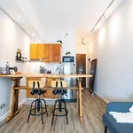 Very Cozy Makati Studio With Free Parking & Pool