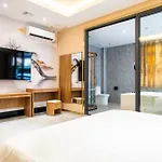 Home Me Hotel