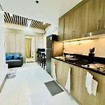 Royal Fame Residency