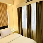 Royal Fame Residency