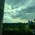 1Br Suite Golf Course View In Bgc With 200Mbps Net