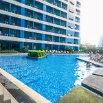 Alice In Wonderland Enchanting Makati Retreat 300 Mbps