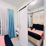 Staycation Near Sm Moa By Shara Dungo