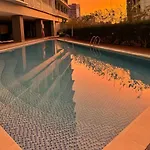 Stylish Condo With City View And Netflix - Pool Access