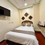 Park Avenue Guest House 2443 Pasay City