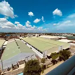 2Br Condo Azure Netflix, Karaoke & Board Games
