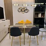 Stylish & Spacious Place Near Bgc Fast Wi-Fi