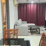 Bgc Center Decent 74Sqm, 2Br, 2Baths, 4Beds With Maid Quarter