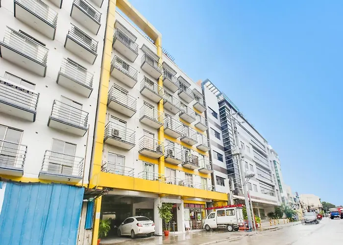 Oyo 893 Dian Suites Makati