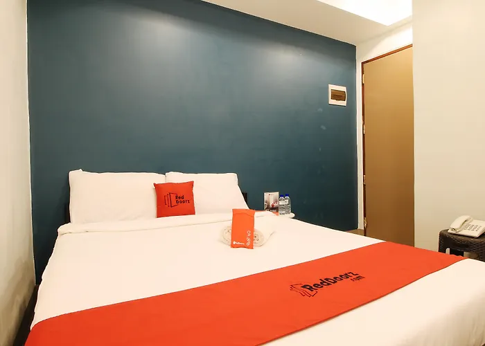 Reddoorz Plus @ San Marcelino Malate