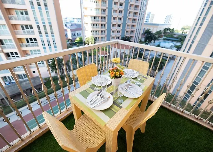 A2J Luxury 1Br Balcony Venice Suite Near Malls