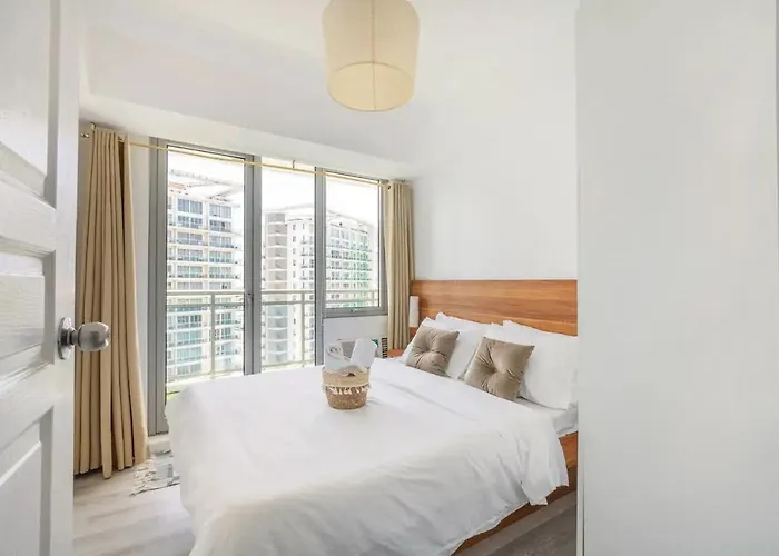 Adam\'S Crib Apartment 2Br By Azure Residences Near Airport
