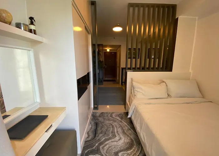 Luxury Condo With Pool View At Shell Residences