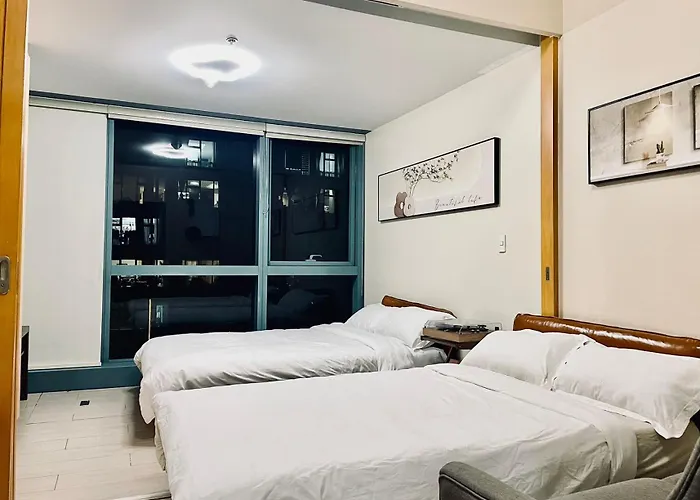 Thompson Suites - 2-Beds, One Uptown Residences, 30F - Xbox & Netflix