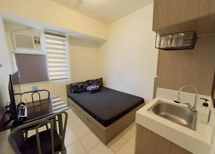 Urban Deca Edsa Staycation W/Unli Wi-Fi & Netflix
