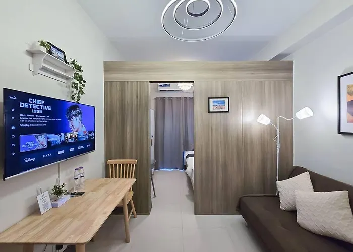 1Br Unit Condotel W/ Balcony Fame Residences -Fm30