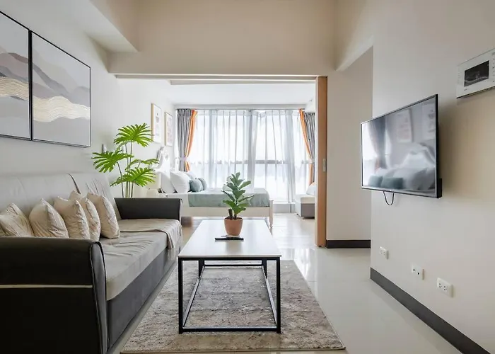 Bgc Skyline 2Br Suite With Parking In Uptown Bgc