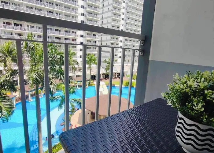Icy Condotel In Shell Residences