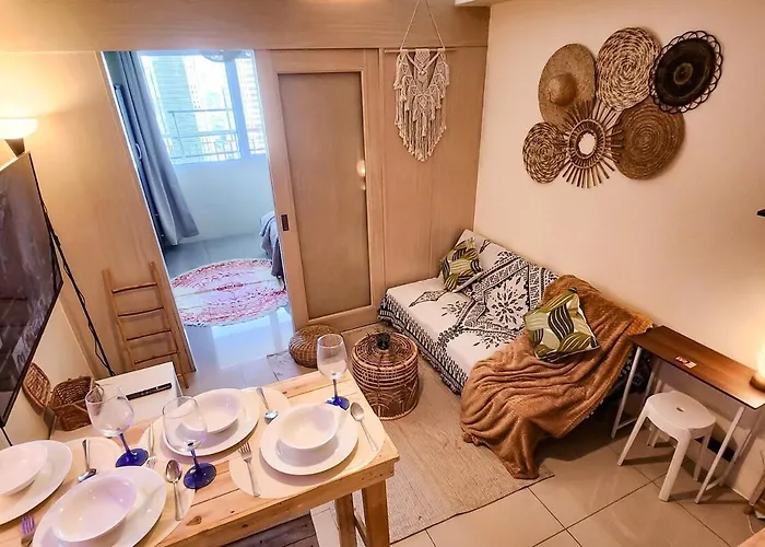 Boho City View 1Br Apt In Makati With Netflix