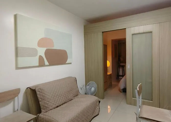 Barkada Room By Metro Staycation