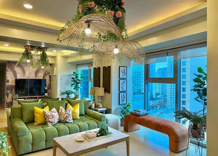 Palms Paradise With The Best View Of Bgc Plus Netflix