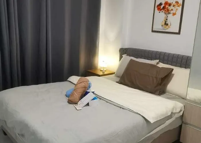 Monarch Parksuites