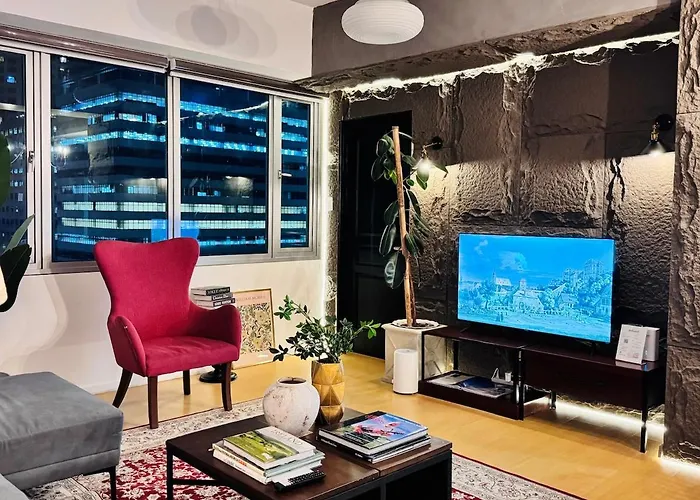 2Br In Central Bgc