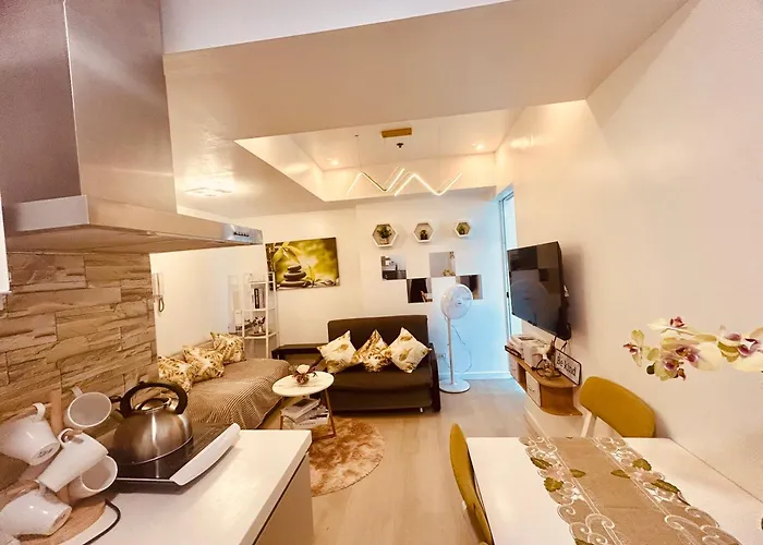 2Br In Azure With Manila Bay View & Laguna De Bay View