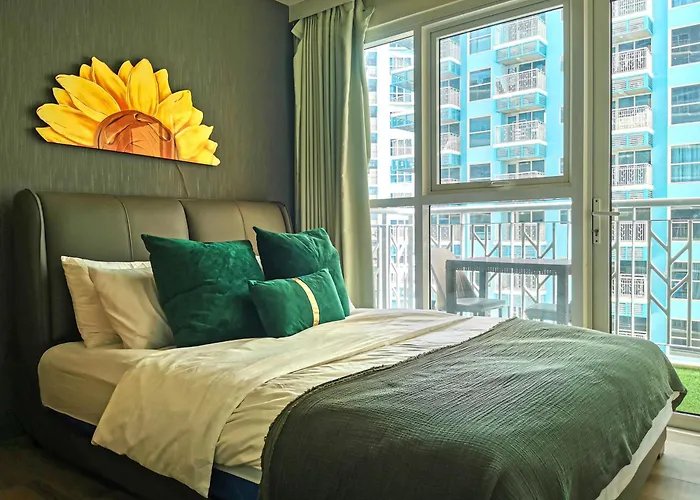 Modern Condo In Prime Location