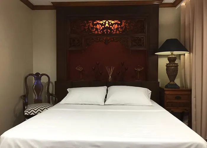 Mch Suites At Robinson\'S Place Residences