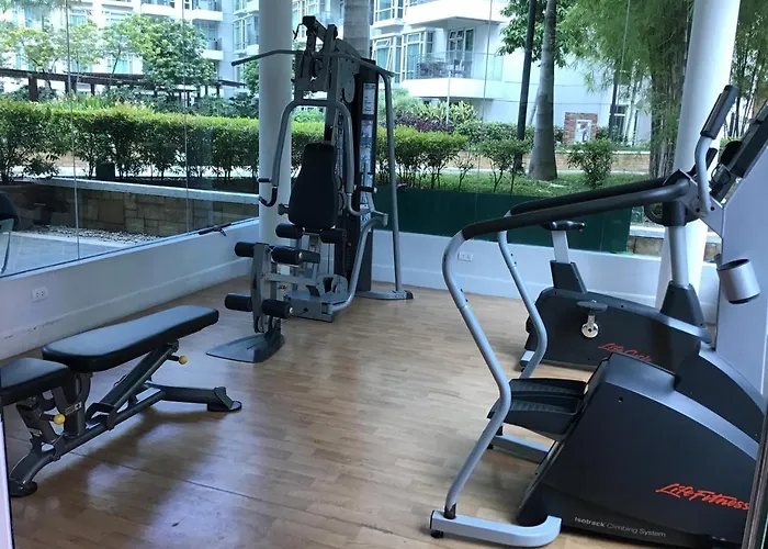 Condo At Parkside Villas Across The Airport