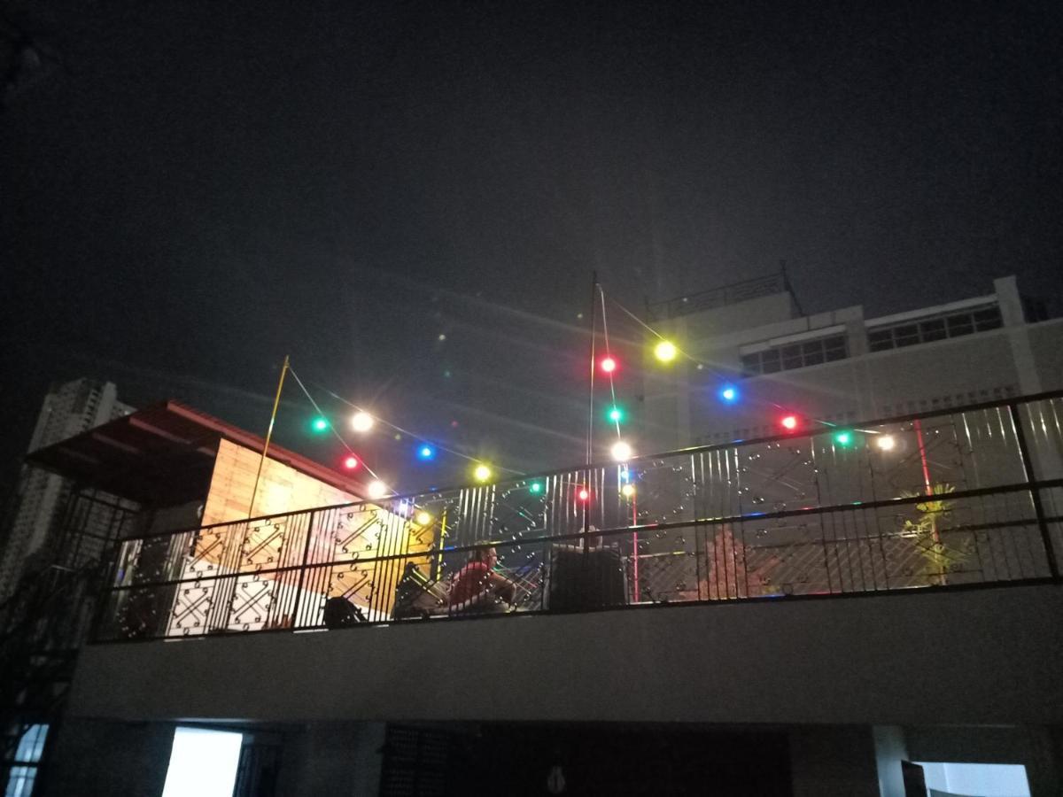 Sean's Boat Hostel