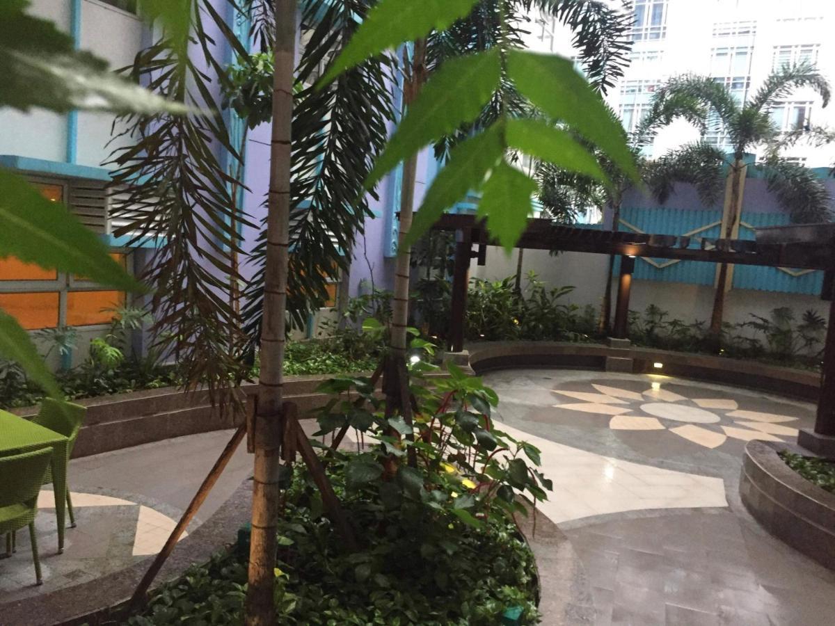 101 Newport Near Naia 3, Pasay * Manila