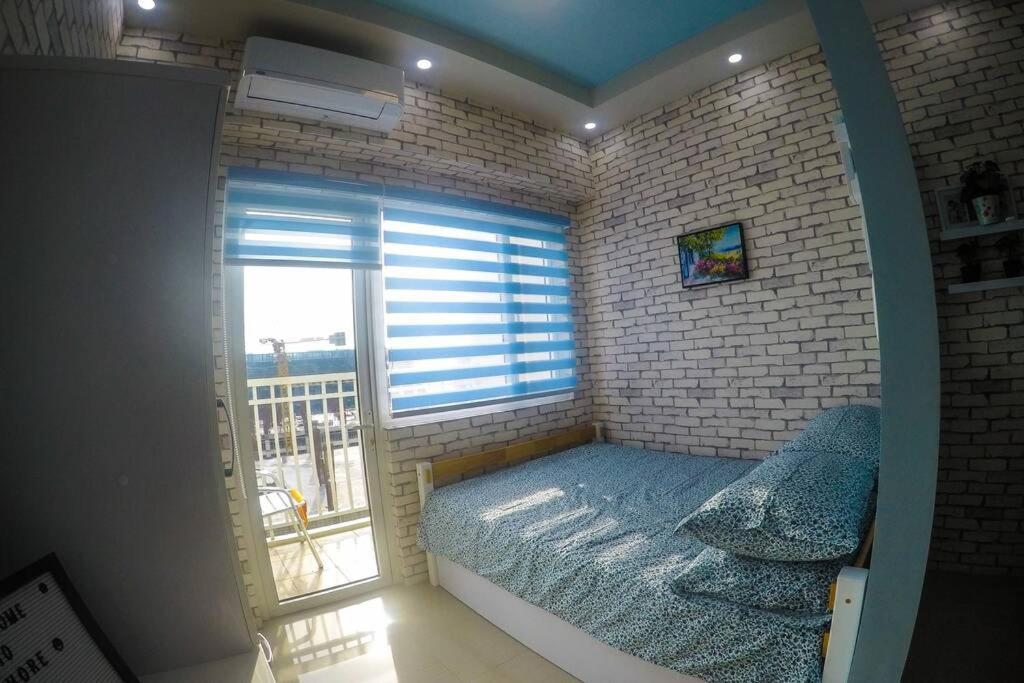 Apartment Shore Residences Tower C, #73 Manila