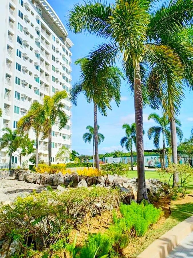 Staycation In Alabang Apartment *
