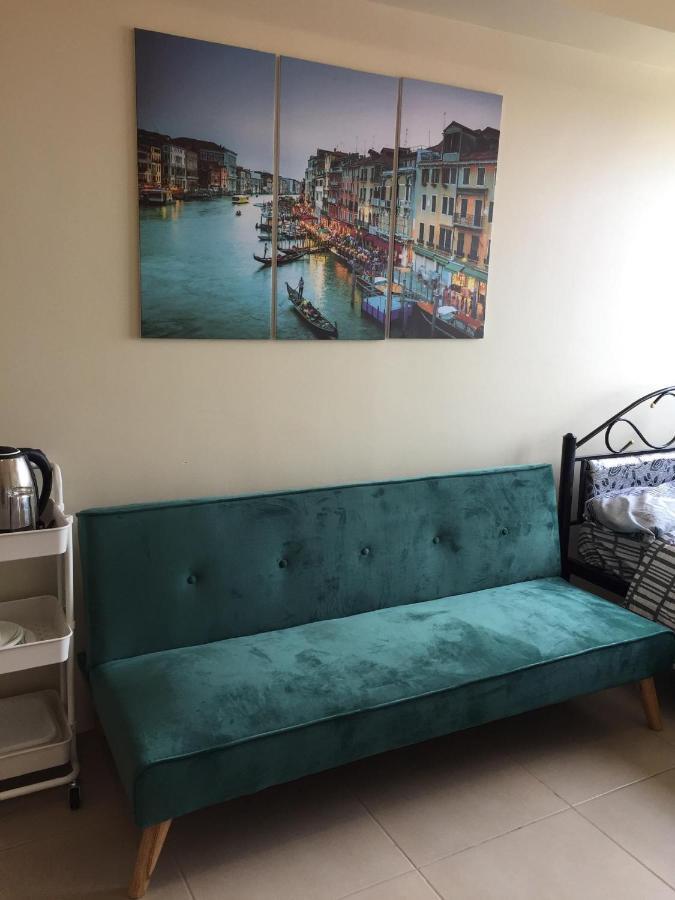 Aparthotel Studio Unit At Arca South Taguig City *