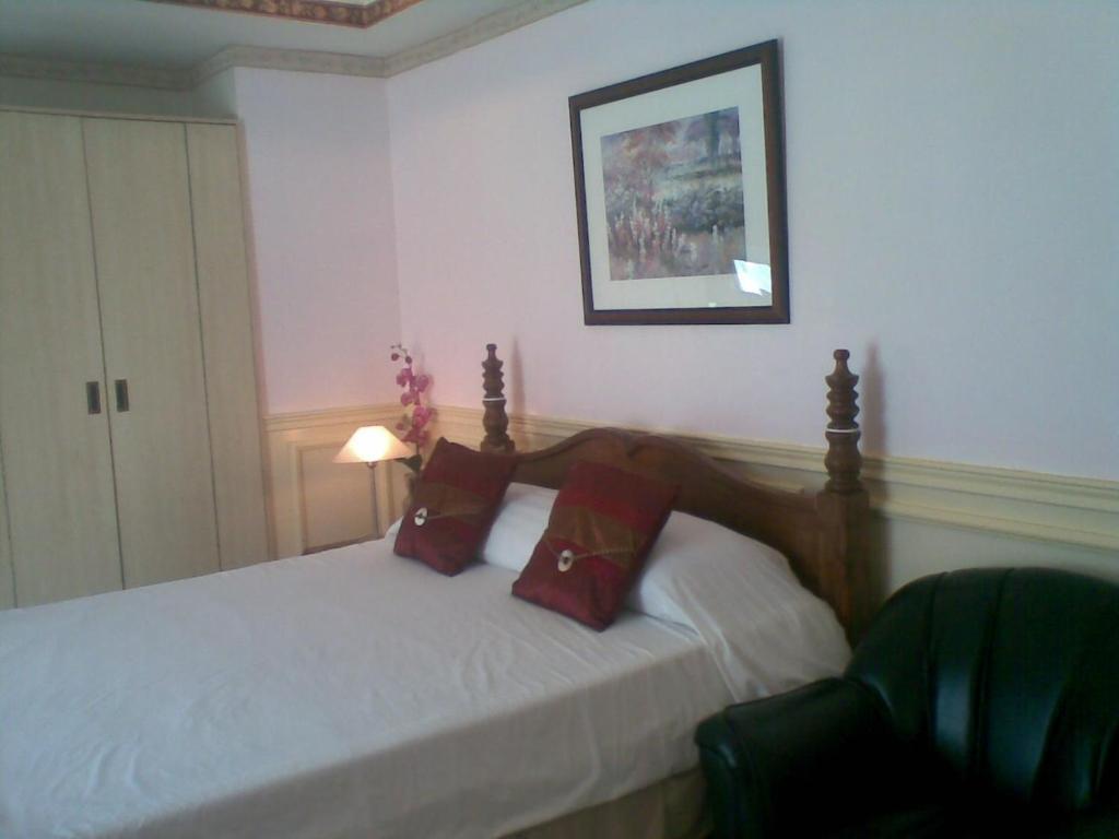 Baywatch Tower Hotel 3*