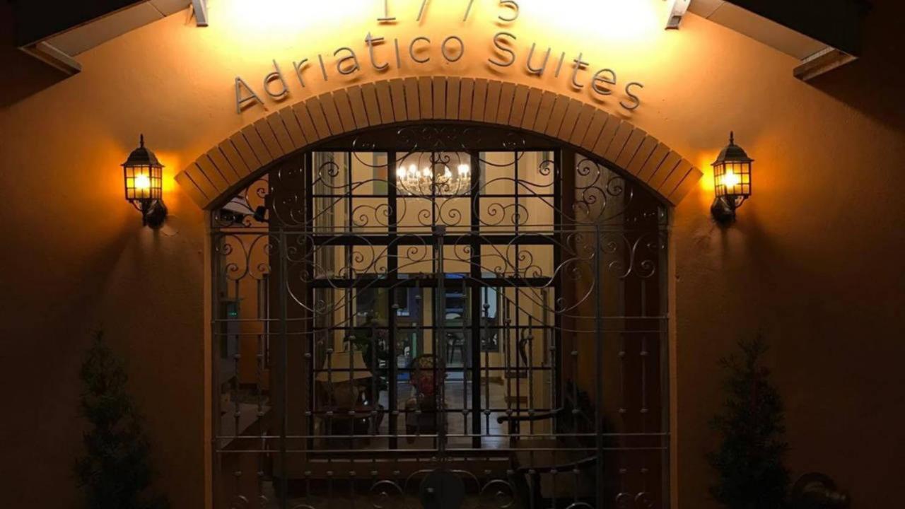 1775 Adriatico Apartment