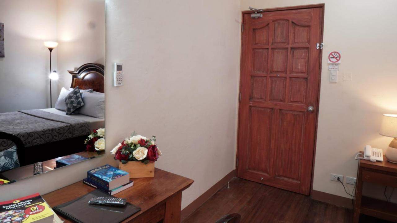 1775 Adriatico Apartment *