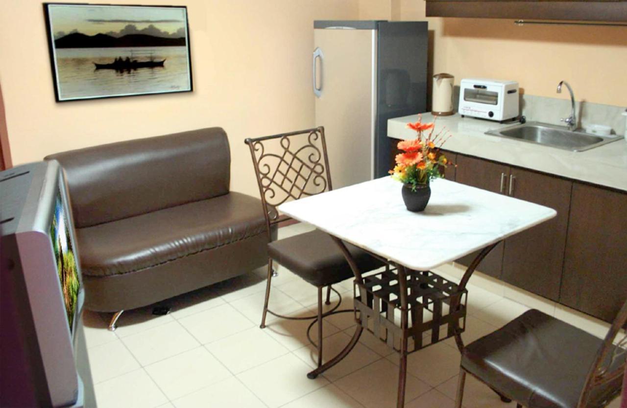 1775 Adriatico Apartment *