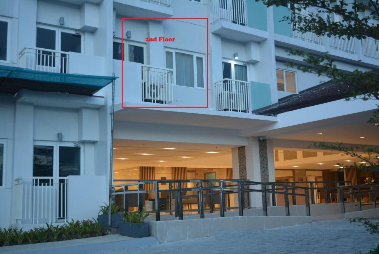 Paranaque Sm-sucat Field Res. Bldg 5, 2/f, 2br With Balcony Apartment Manila