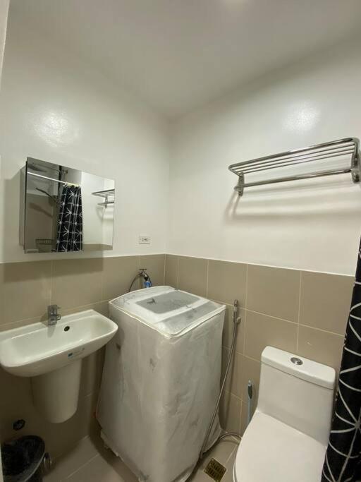 Apartment Cozy Space At 1206 South Residences Sm Southmall Manila