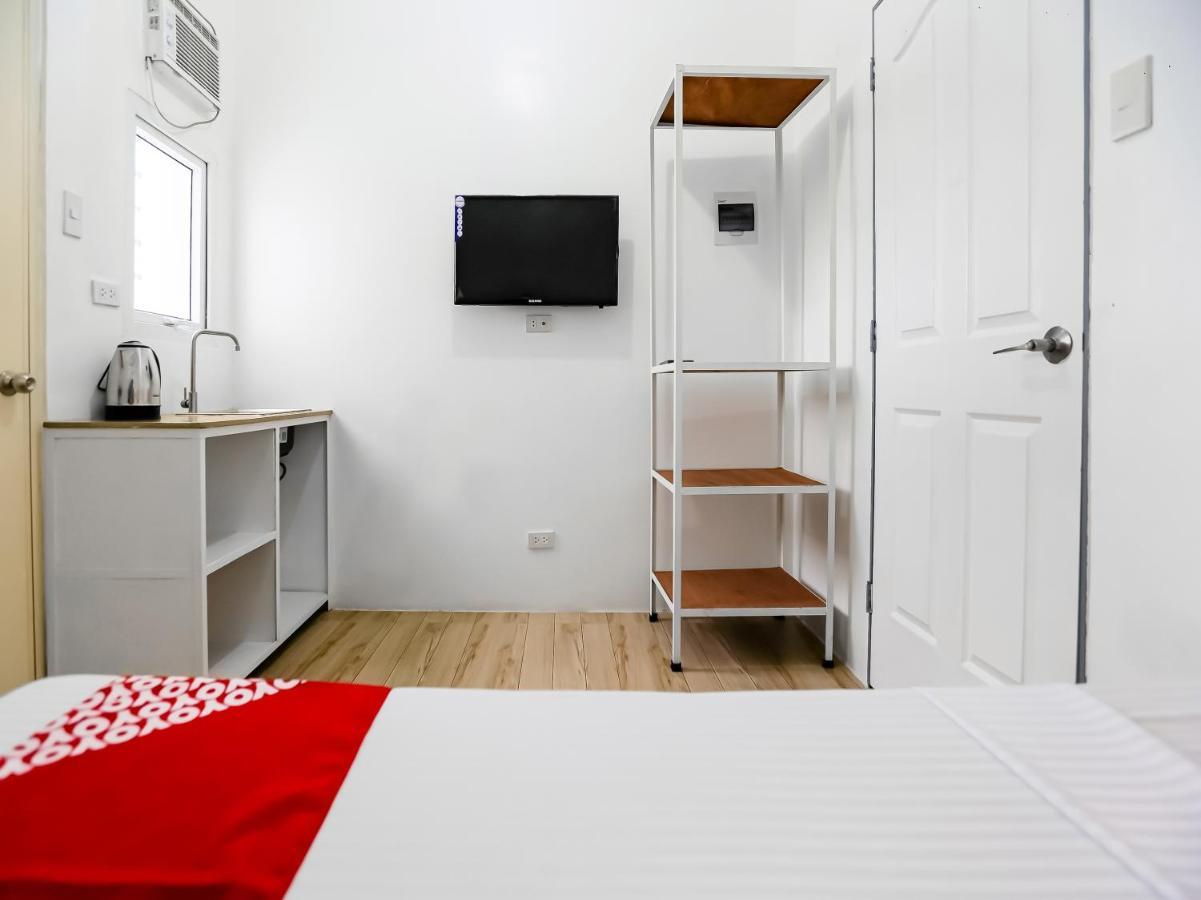 Super Oyo 665 Pasay Centrale Hotel 2*