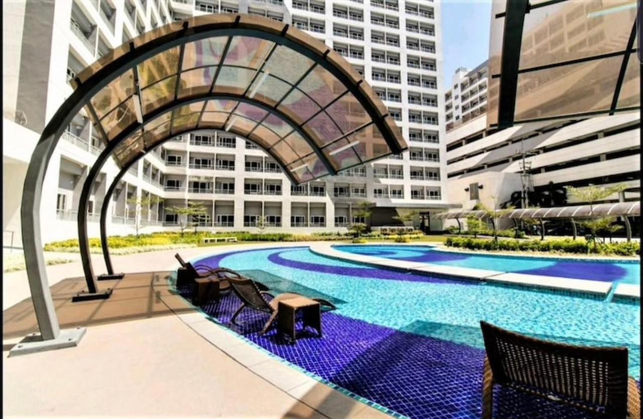 Taguig Grace Residences With Small Balcony Apartment