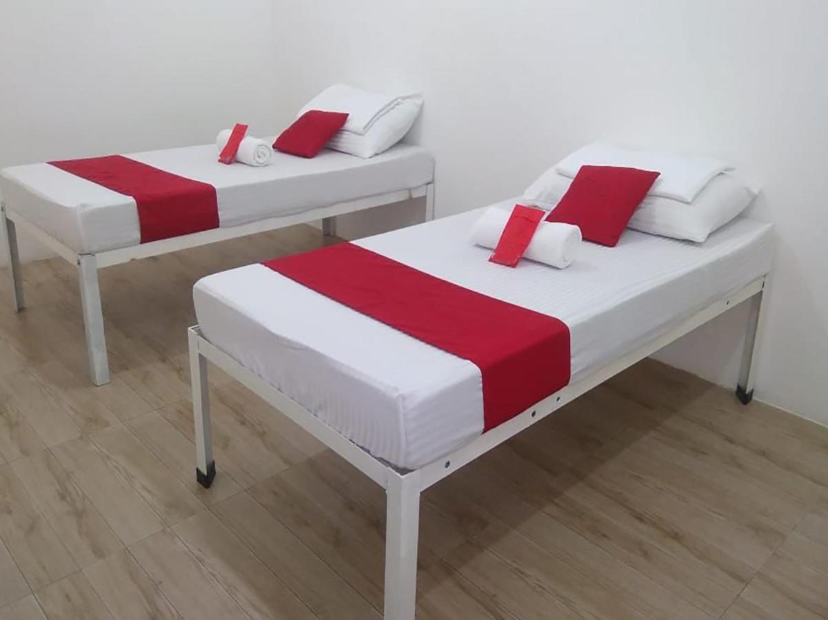 Super Oyo 665 Pasay Centrale Hotel 2*
