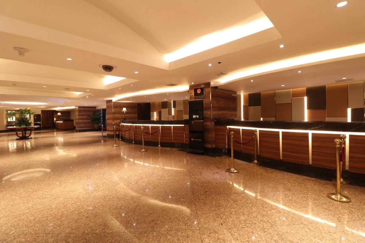 Century Park 4*