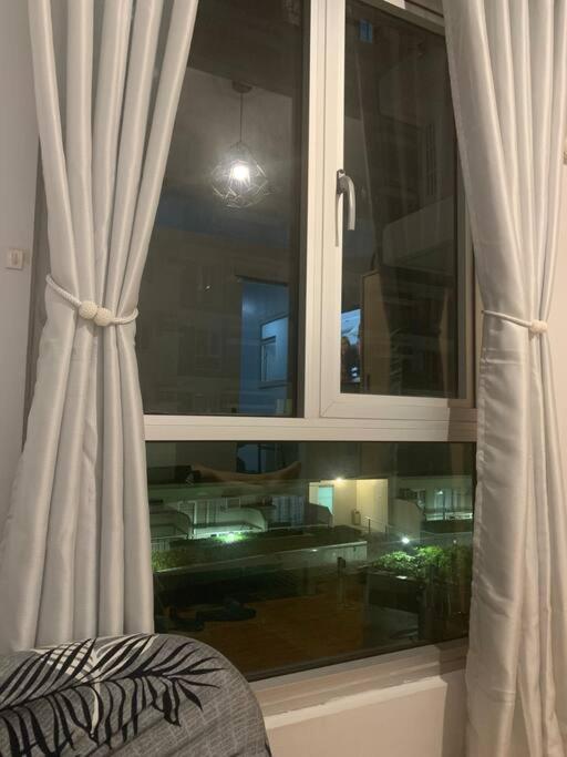 Minimalist 1 Bedroom In Alabang Near Molito And Atc With Wifi & Netflix M *