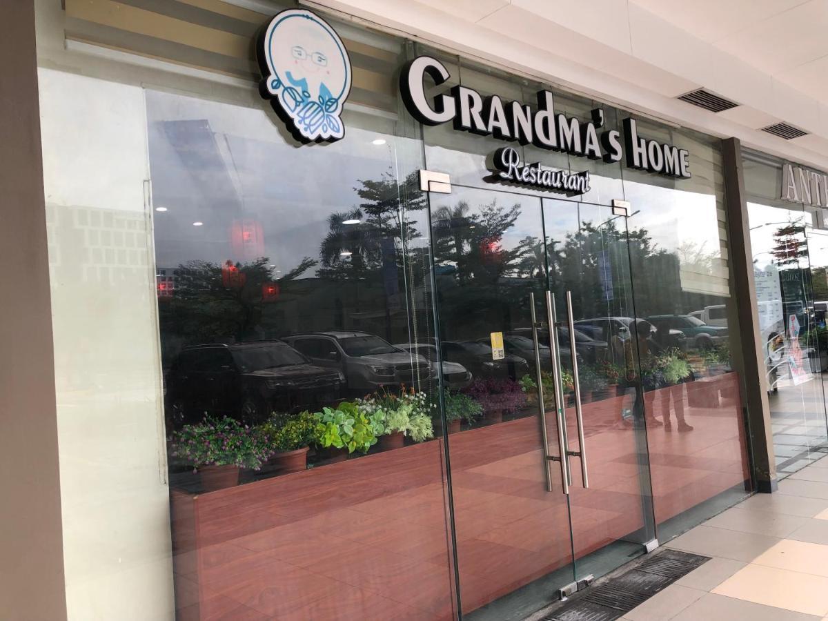 Shore Residences, Mall Of Complex By Pbyy * Manila