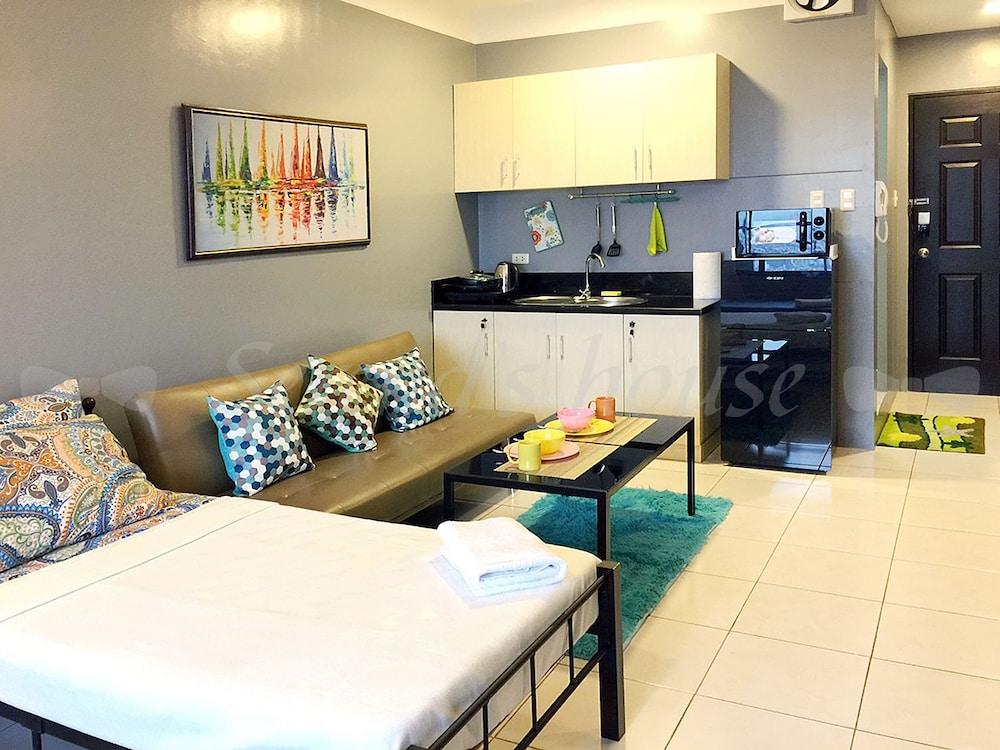 Serena's House Malate Apartment *