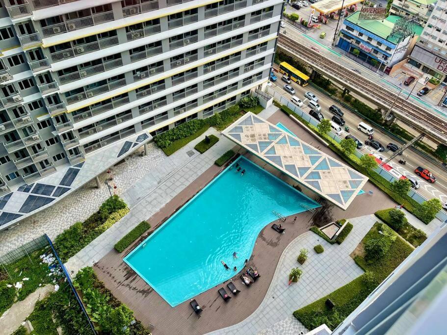Apartment 1br Near Megamall, Boni & Shaw Mrt Station Manila